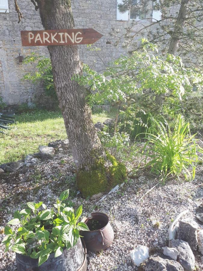 ホテル La Ferme De Roquedure Montfaucon  エクステリア 写真